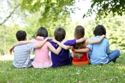 Khuyến khích hoạt động xã hội ở trẻ