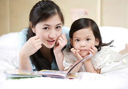 Ở độ tuổi từ 0 đến 6, trẻ chưa biết biểu lộ mong muốn bằng hành vi nên người lớn thường cho rằng bé không biết gì.
