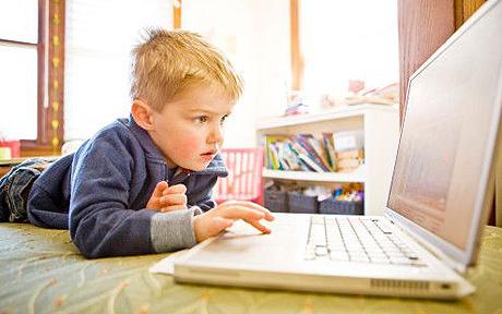 day-tre-tieu-hoc-su-dung-internet-dung-cach-2-VinaTro.com-1