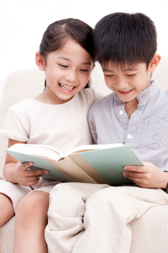 Giúp bé nhanh biết đọc sách